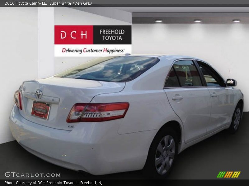 Super White / Ash Gray 2010 Toyota Camry LE