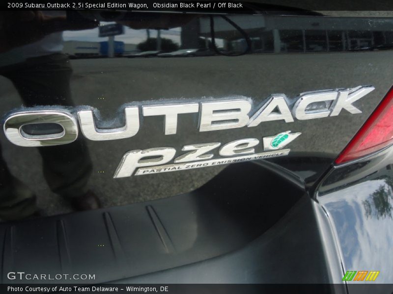 Obsidian Black Pearl / Off Black 2009 Subaru Outback 2.5i Special Edition Wagon