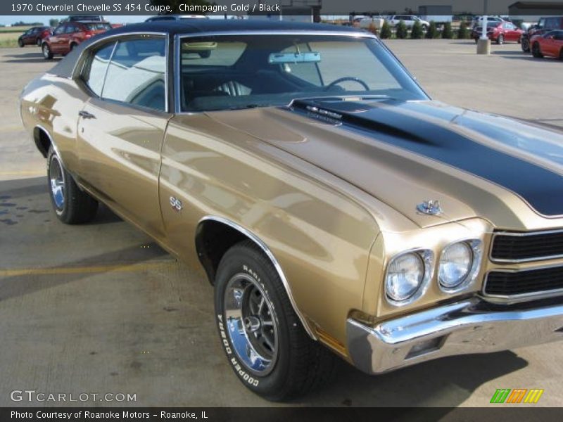 Front 3/4 View of 1970 Chevelle SS 454 Coupe