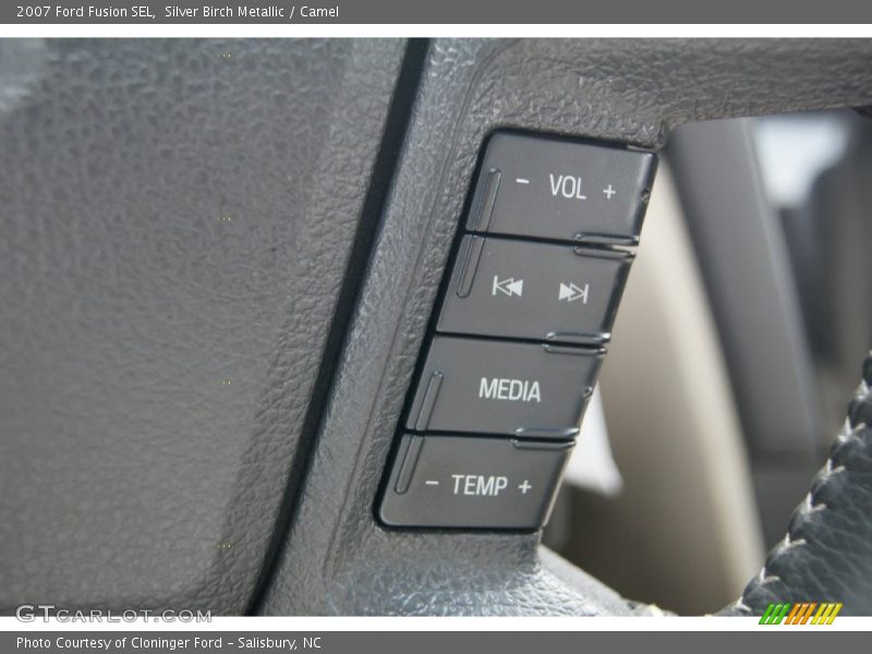 Controls of 2007 Fusion SEL