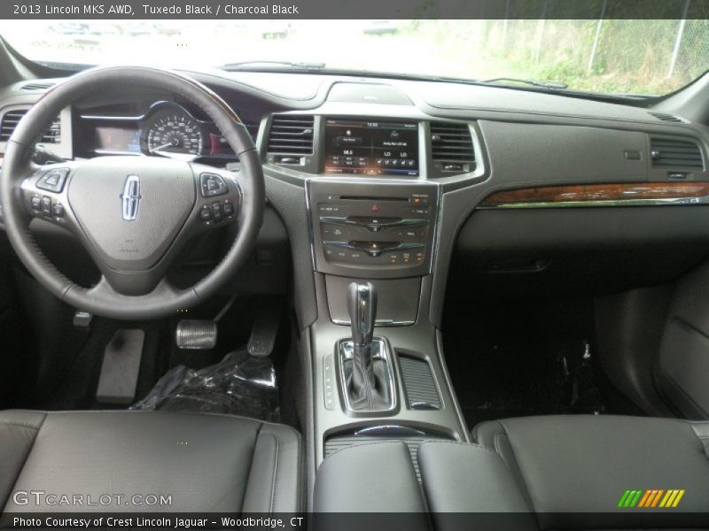 Dashboard of 2013 MKS AWD