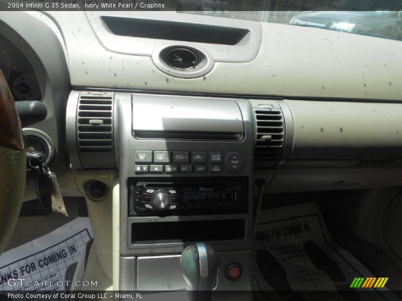 Ivory White Pearl / Graphite 2004 Infiniti G 35 Sedan