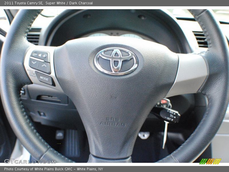 Super White / Dark Charcoal 2011 Toyota Camry SE