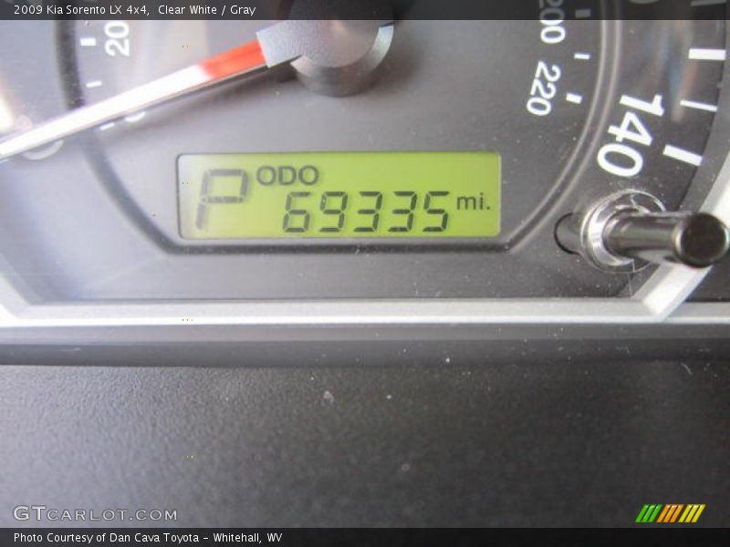 Clear White / Gray 2009 Kia Sorento LX 4x4
