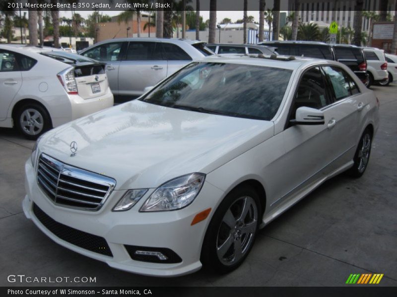 Arctic White / Black 2011 Mercedes-Benz E 350 Sedan