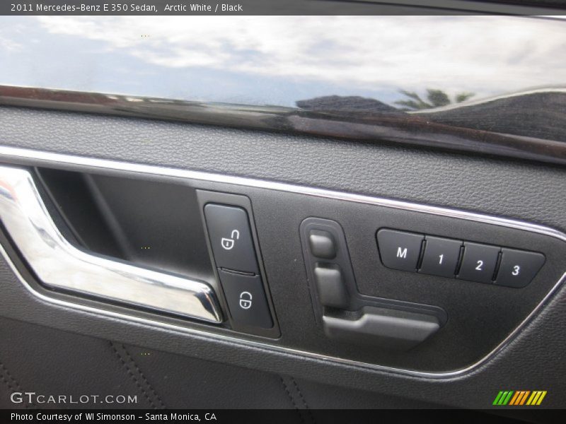 Arctic White / Black 2011 Mercedes-Benz E 350 Sedan