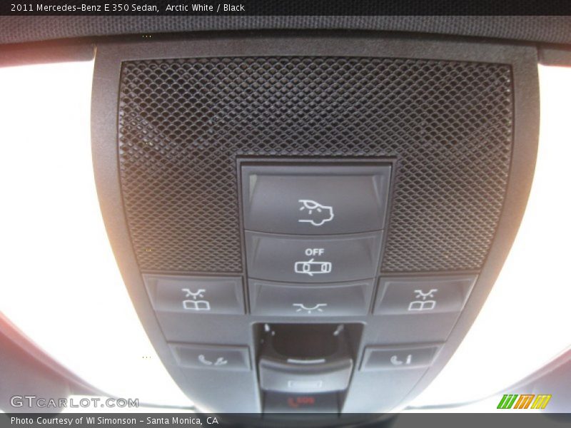 Arctic White / Black 2011 Mercedes-Benz E 350 Sedan