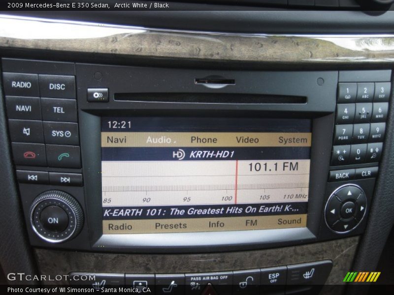 Arctic White / Black 2009 Mercedes-Benz E 350 Sedan