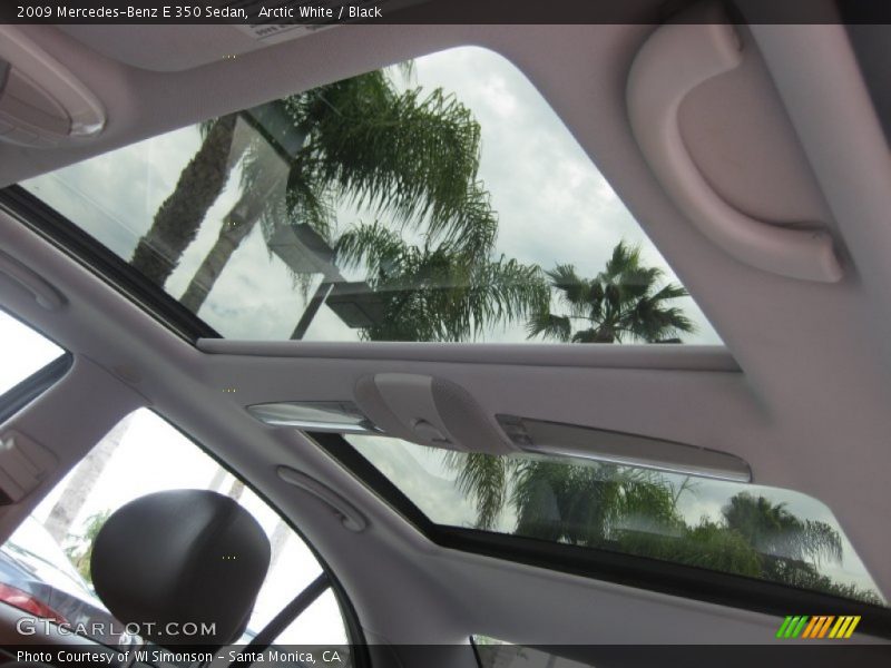 Arctic White / Black 2009 Mercedes-Benz E 350 Sedan