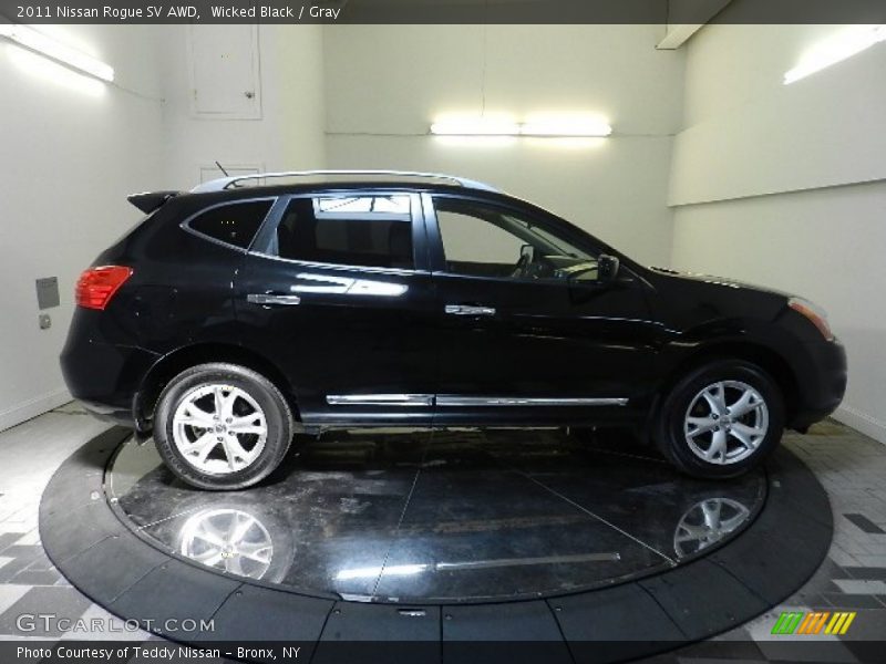 Wicked Black / Gray 2011 Nissan Rogue SV AWD