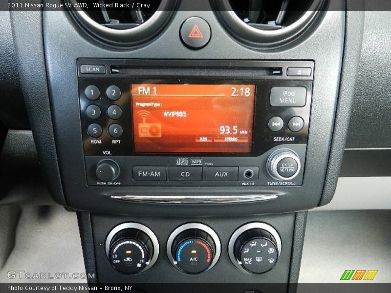 Wicked Black / Gray 2011 Nissan Rogue SV AWD