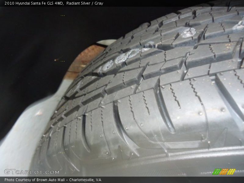 Radiant Silver / Gray 2010 Hyundai Santa Fe GLS 4WD