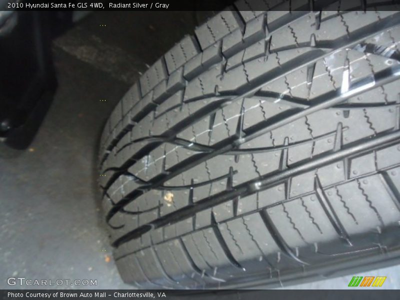 Radiant Silver / Gray 2010 Hyundai Santa Fe GLS 4WD