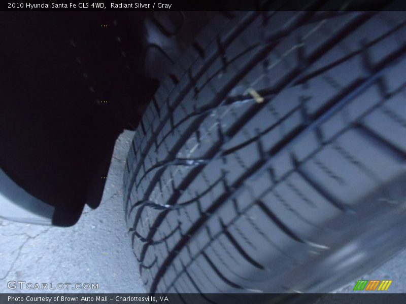 Radiant Silver / Gray 2010 Hyundai Santa Fe GLS 4WD