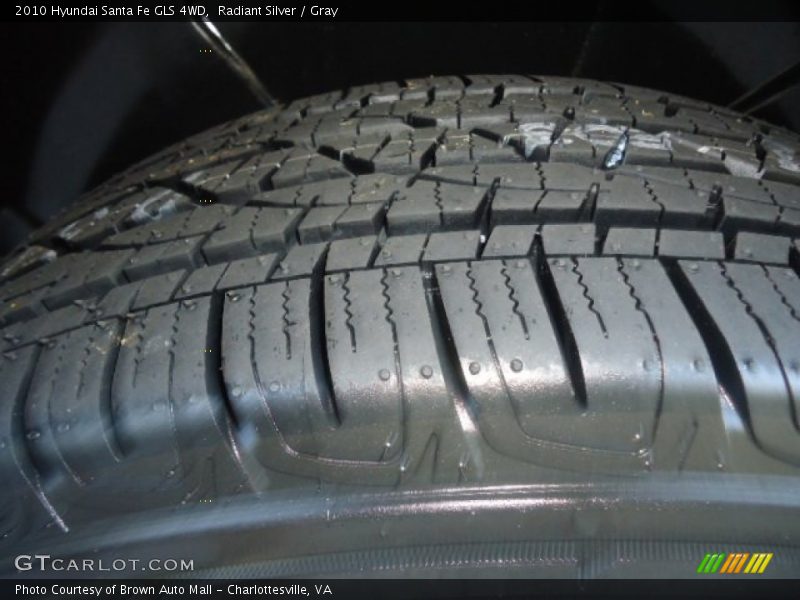 Radiant Silver / Gray 2010 Hyundai Santa Fe GLS 4WD