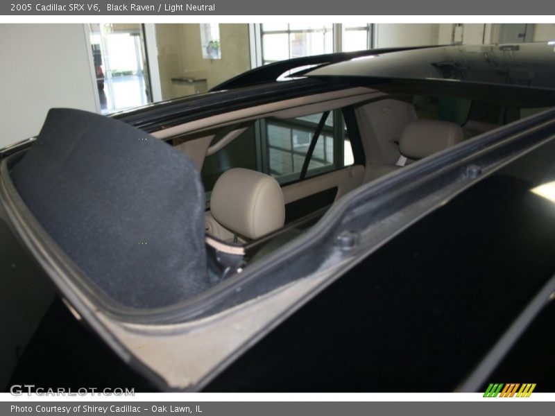 Black Raven / Light Neutral 2005 Cadillac SRX V6