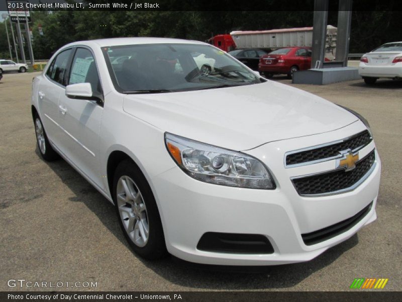 Front 3/4 View of 2013 Malibu LT