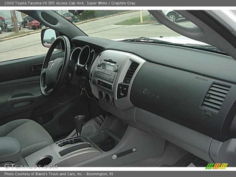 Super White / Graphite Gray 2009 Toyota Tacoma V6 SR5 Access Cab 4x4