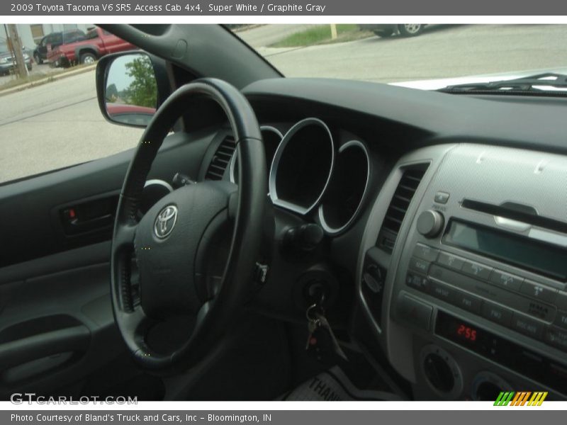 Super White / Graphite Gray 2009 Toyota Tacoma V6 SR5 Access Cab 4x4