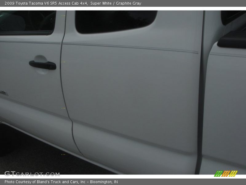 Super White / Graphite Gray 2009 Toyota Tacoma V6 SR5 Access Cab 4x4