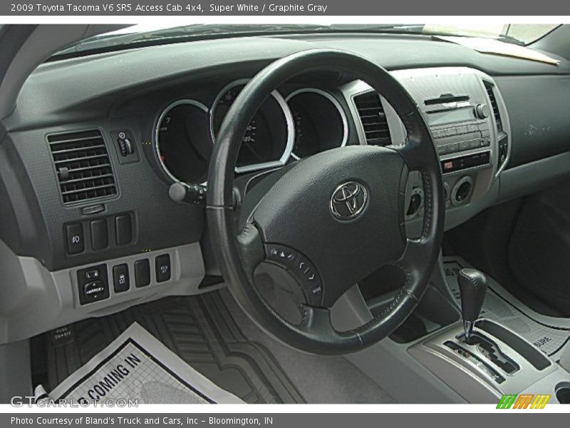 Super White / Graphite Gray 2009 Toyota Tacoma V6 SR5 Access Cab 4x4