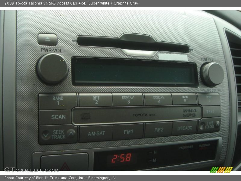 Super White / Graphite Gray 2009 Toyota Tacoma V6 SR5 Access Cab 4x4
