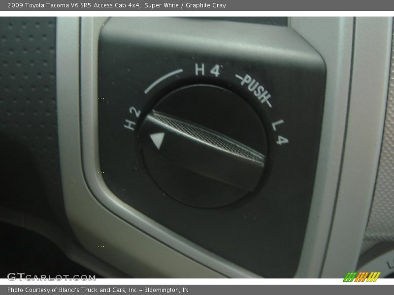 Super White / Graphite Gray 2009 Toyota Tacoma V6 SR5 Access Cab 4x4