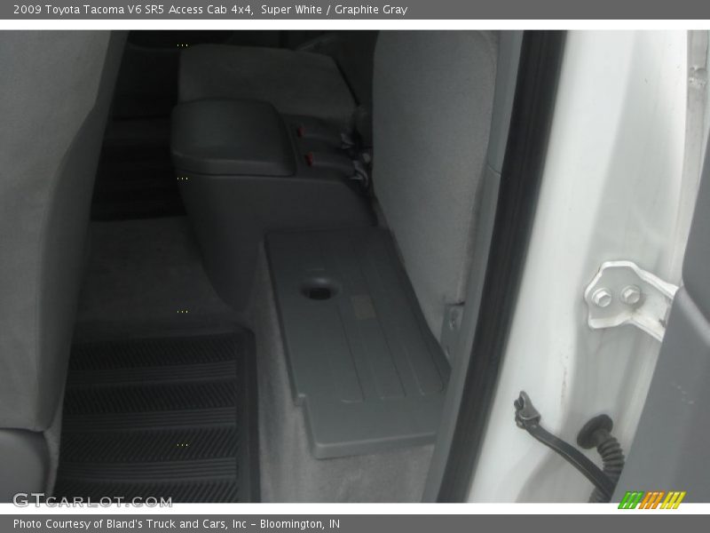 Super White / Graphite Gray 2009 Toyota Tacoma V6 SR5 Access Cab 4x4