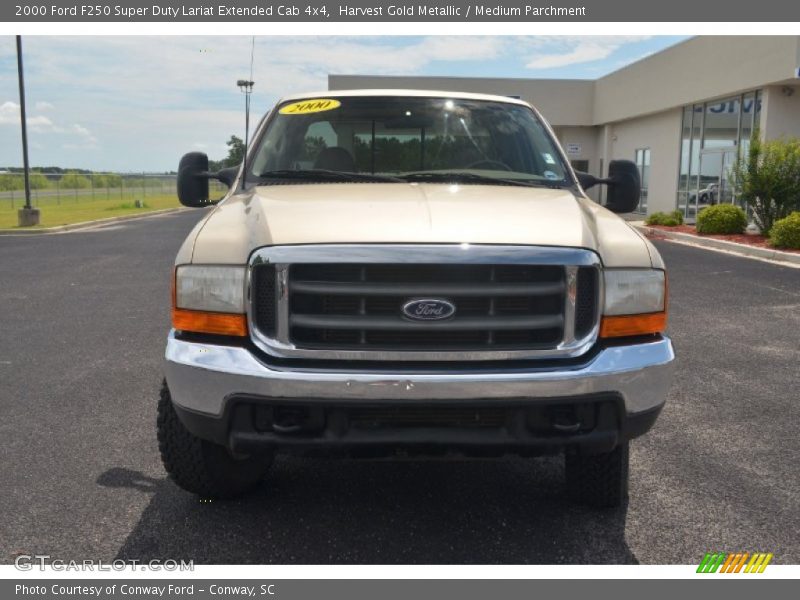 Harvest Gold Metallic / Medium Parchment 2000 Ford F250 Super Duty Lariat Extended Cab 4x4