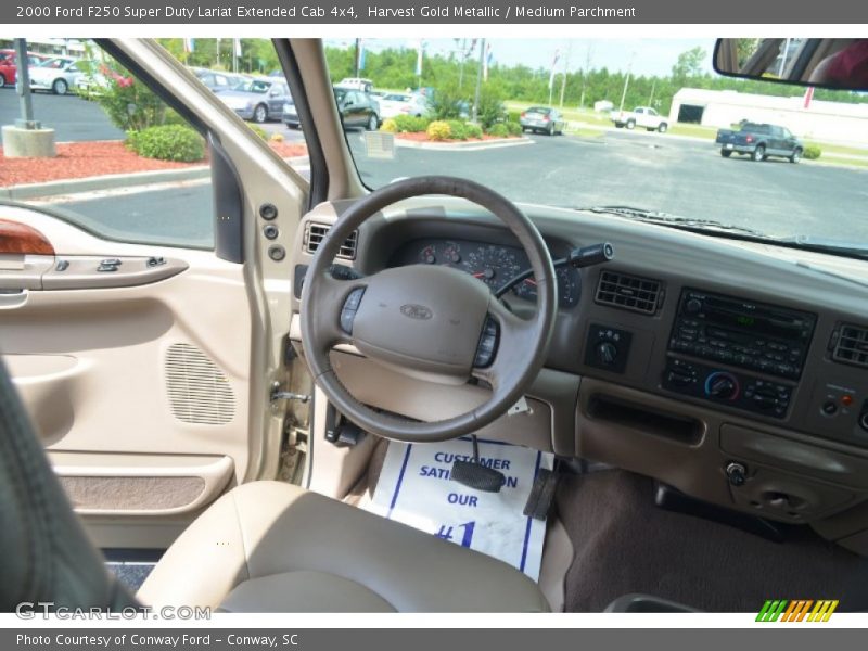 Harvest Gold Metallic / Medium Parchment 2000 Ford F250 Super Duty Lariat Extended Cab 4x4