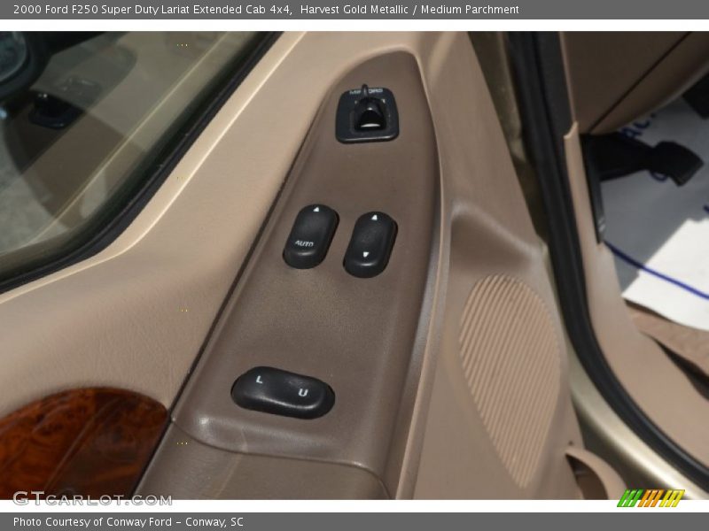 Harvest Gold Metallic / Medium Parchment 2000 Ford F250 Super Duty Lariat Extended Cab 4x4