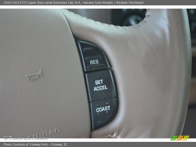 Harvest Gold Metallic / Medium Parchment 2000 Ford F250 Super Duty Lariat Extended Cab 4x4
