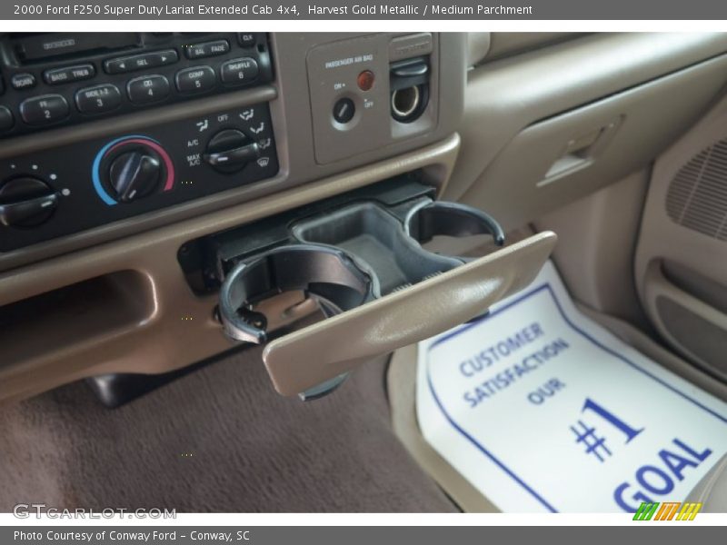 Harvest Gold Metallic / Medium Parchment 2000 Ford F250 Super Duty Lariat Extended Cab 4x4