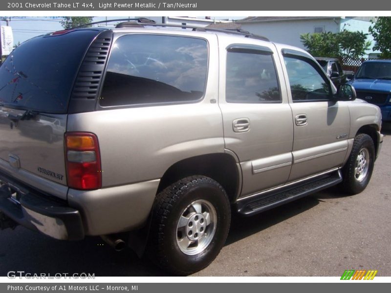 Light Pewter Metallic / Tan/Neutral 2001 Chevrolet Tahoe LT 4x4
