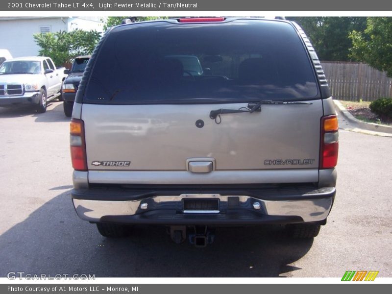 Light Pewter Metallic / Tan/Neutral 2001 Chevrolet Tahoe LT 4x4