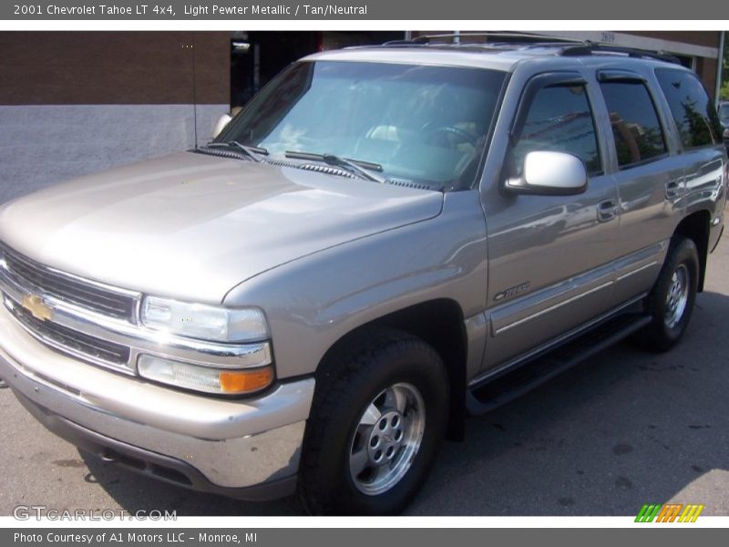 Light Pewter Metallic / Tan/Neutral 2001 Chevrolet Tahoe LT 4x4