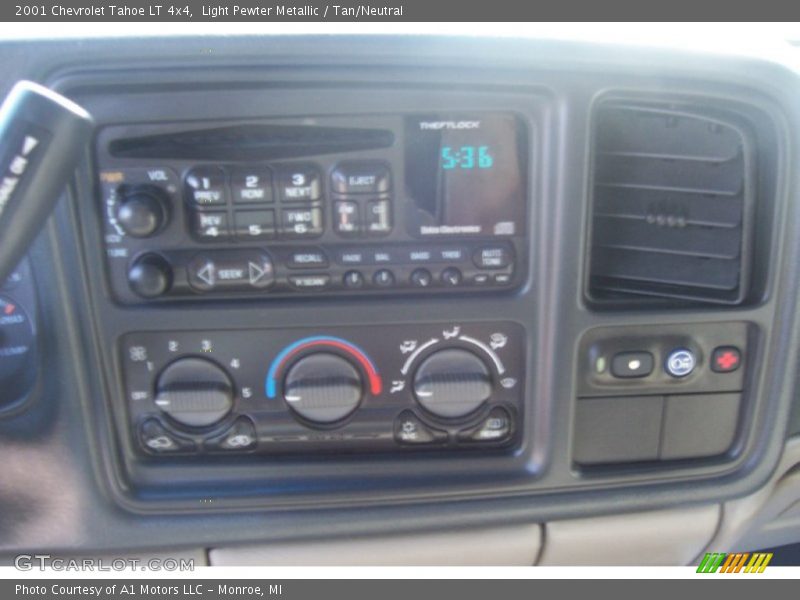 Light Pewter Metallic / Tan/Neutral 2001 Chevrolet Tahoe LT 4x4