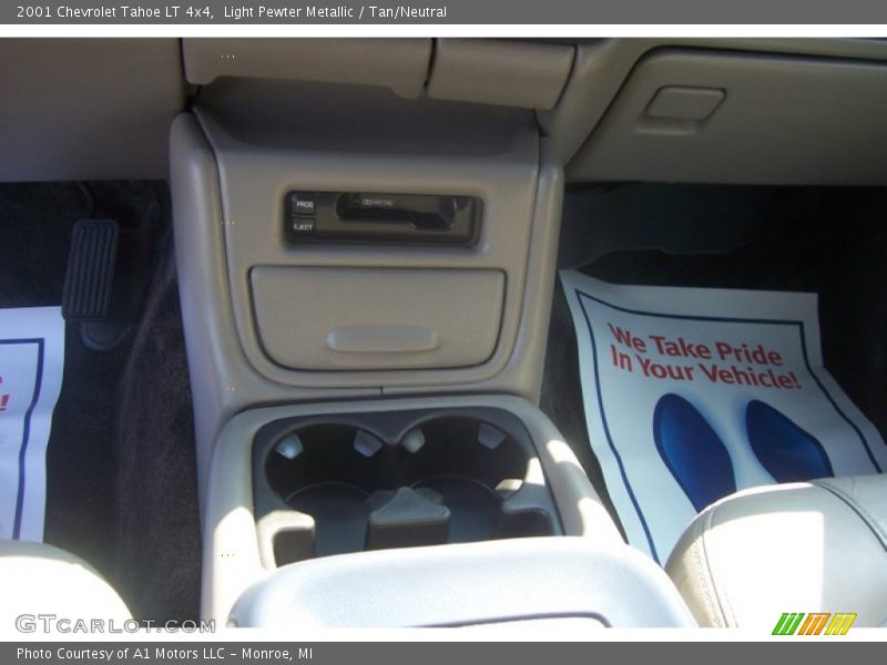 Light Pewter Metallic / Tan/Neutral 2001 Chevrolet Tahoe LT 4x4