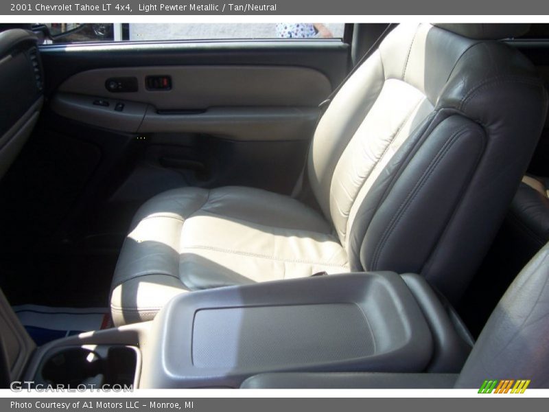 Light Pewter Metallic / Tan/Neutral 2001 Chevrolet Tahoe LT 4x4
