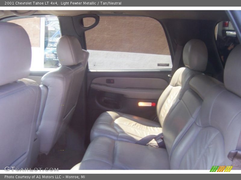 Light Pewter Metallic / Tan/Neutral 2001 Chevrolet Tahoe LT 4x4
