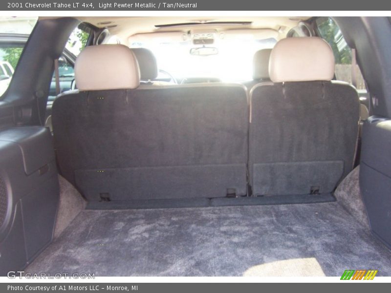 Light Pewter Metallic / Tan/Neutral 2001 Chevrolet Tahoe LT 4x4