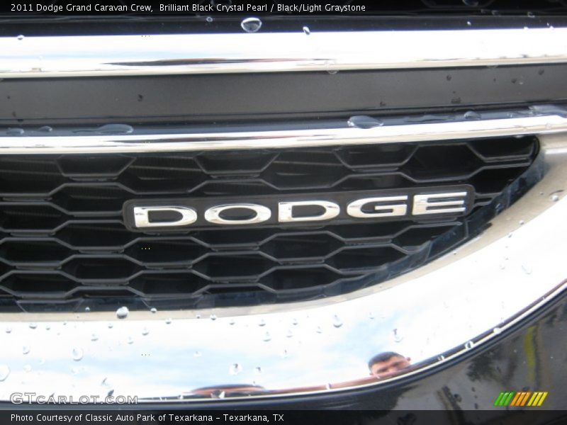 Brilliant Black Crystal Pearl / Black/Light Graystone 2011 Dodge Grand Caravan Crew