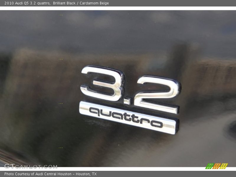 Brilliant Black / Cardamom Beige 2010 Audi Q5 3.2 quattro