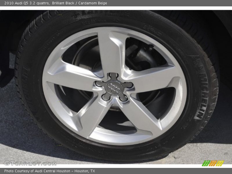 Brilliant Black / Cardamom Beige 2010 Audi Q5 3.2 quattro
