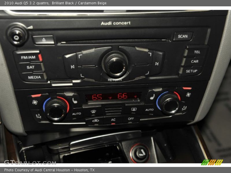 Brilliant Black / Cardamom Beige 2010 Audi Q5 3.2 quattro