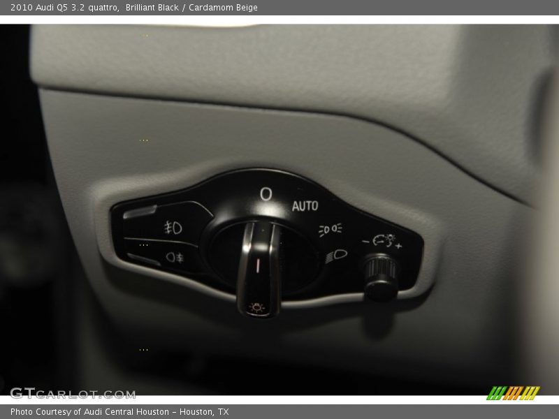 Brilliant Black / Cardamom Beige 2010 Audi Q5 3.2 quattro