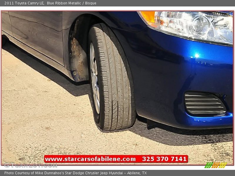 Blue Ribbon Metallic / Bisque 2011 Toyota Camry LE