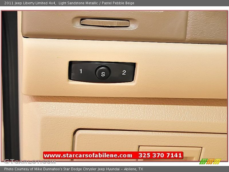 Light Sandstone Metallic / Pastel Pebble Beige 2011 Jeep Liberty Limited 4x4