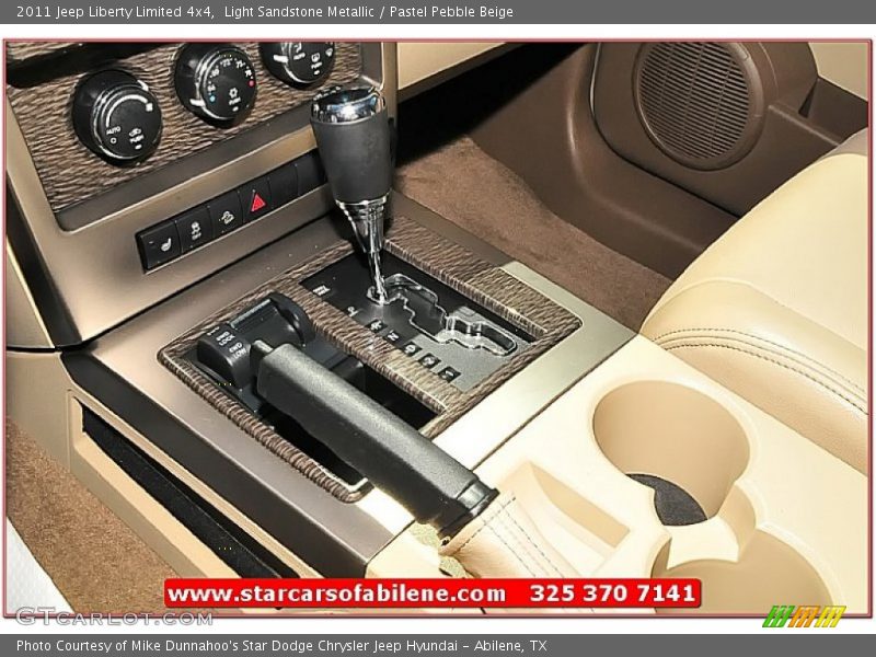 Light Sandstone Metallic / Pastel Pebble Beige 2011 Jeep Liberty Limited 4x4