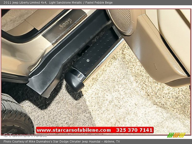 Light Sandstone Metallic / Pastel Pebble Beige 2011 Jeep Liberty Limited 4x4